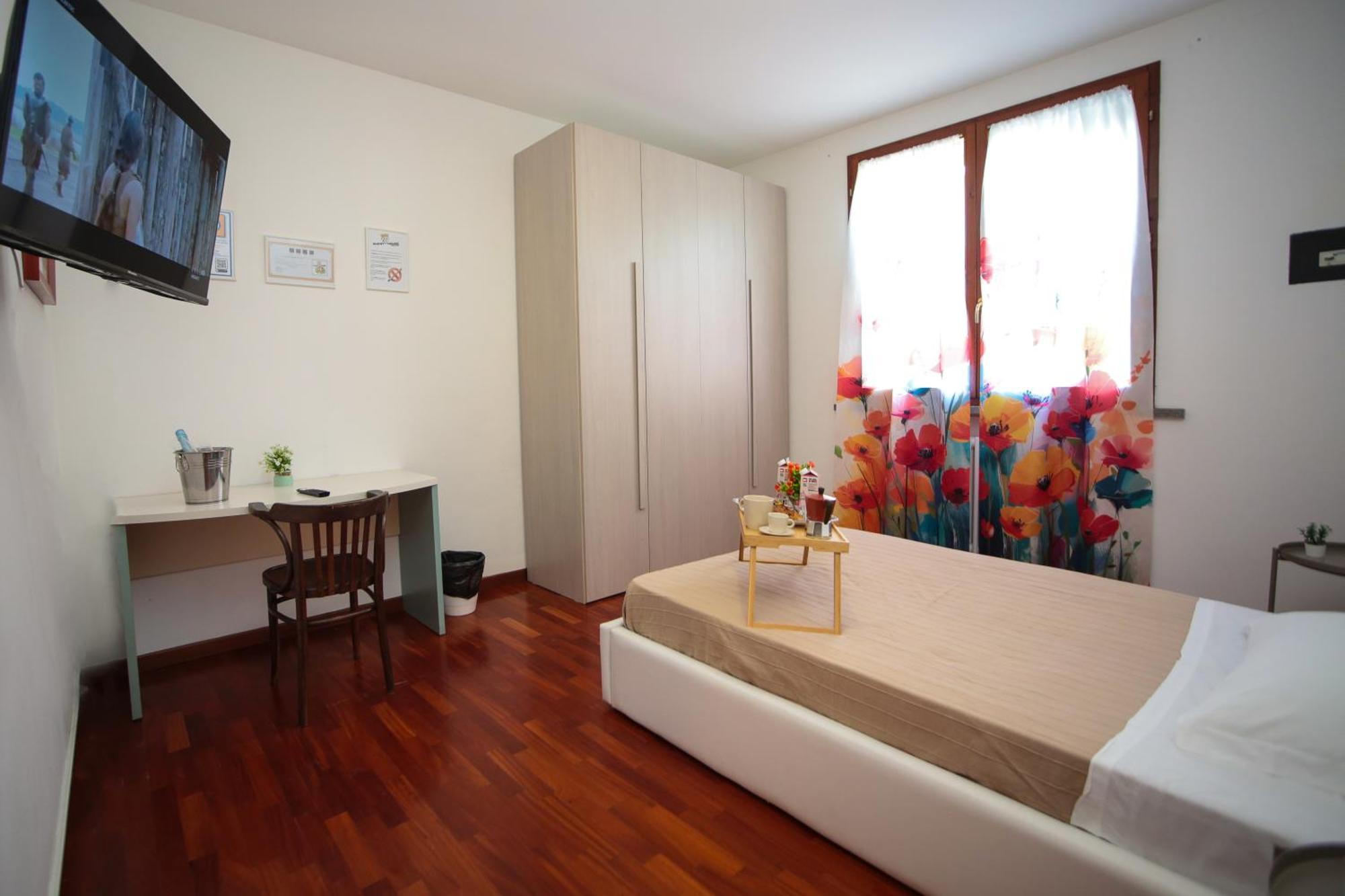 Guest House Onde Chiare Reggio Emilia Exterior photo